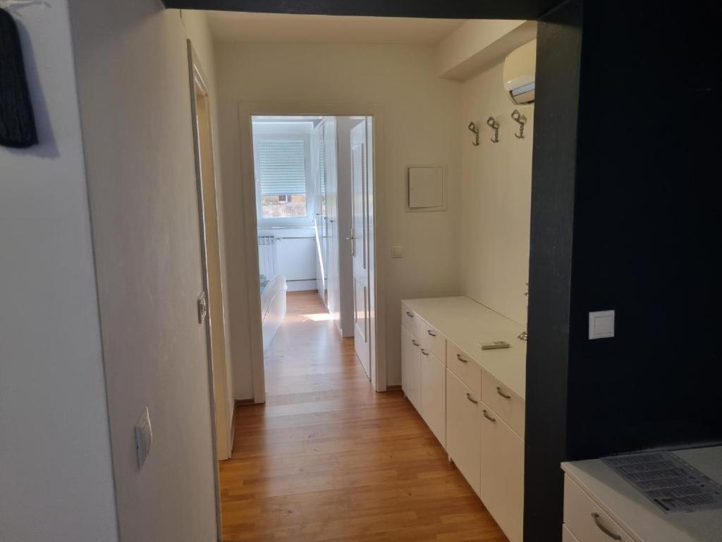 Appartamento Moro Vrbnik Esterno foto